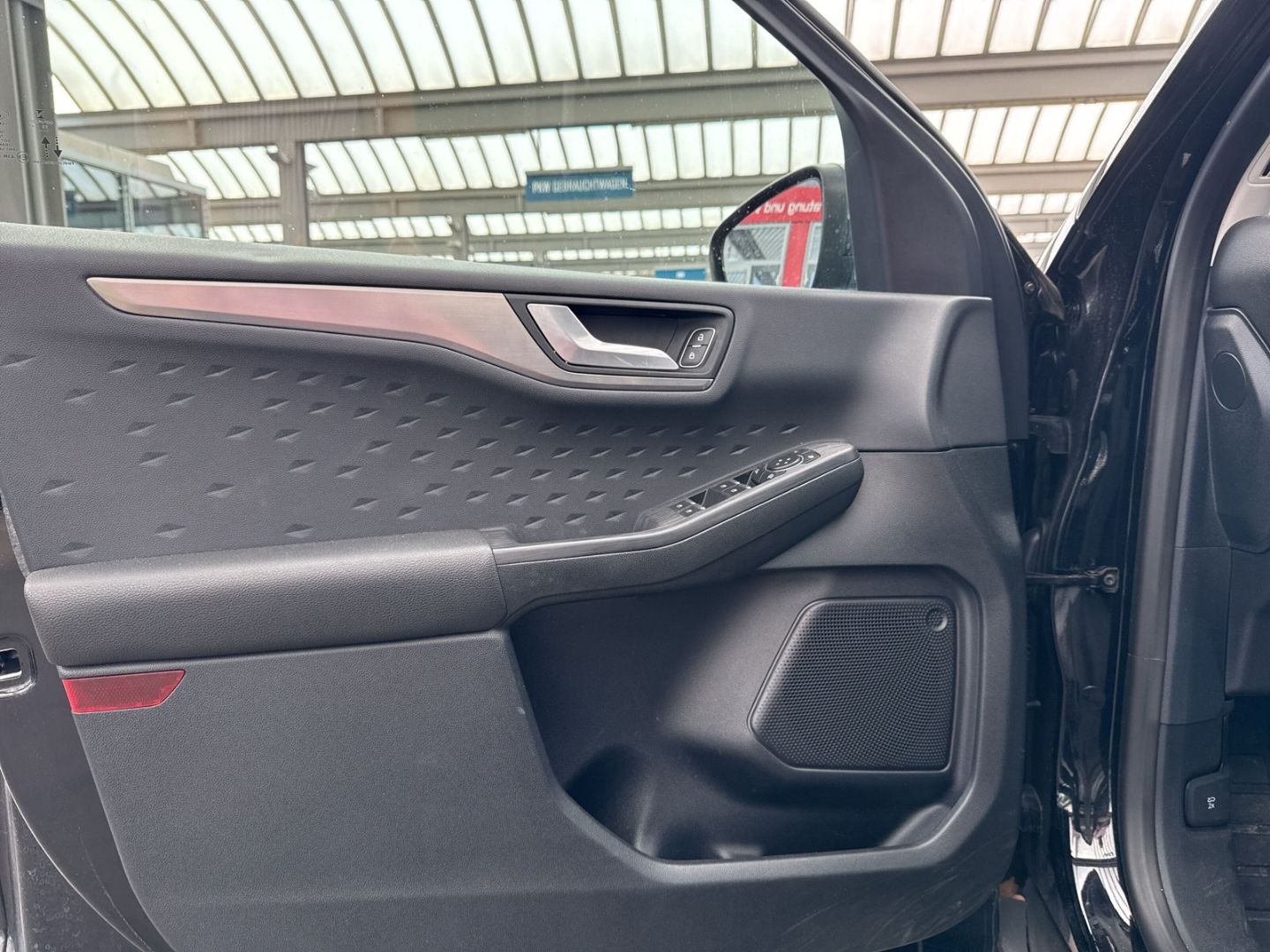Fahrzeugabbildung Ford Kuga Plug-In Hybrid Titanium Hagelschaden AHK sc