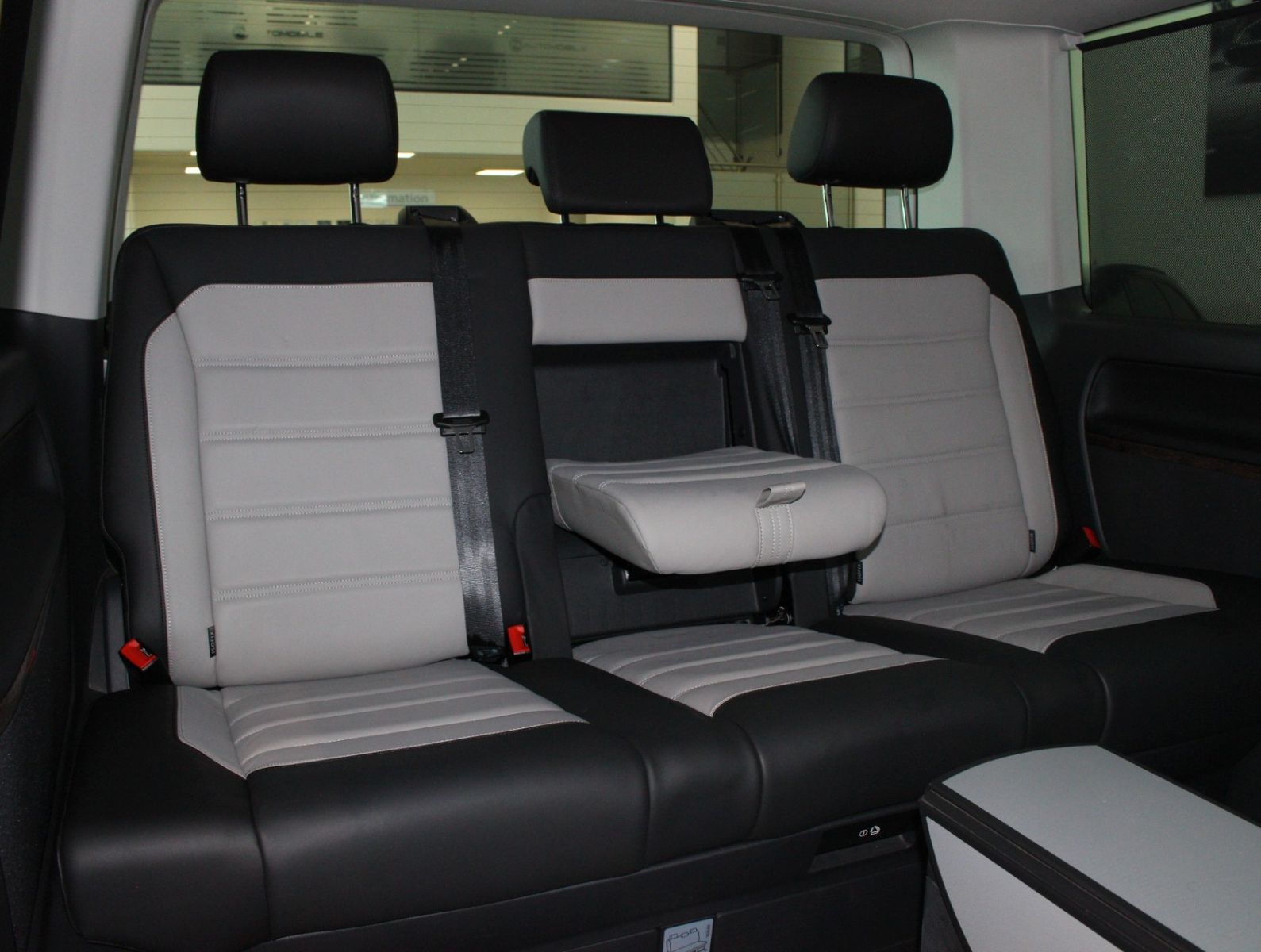 Volkswagen T6.1 Multivan Highline Standh.AHK Kamera foto 13