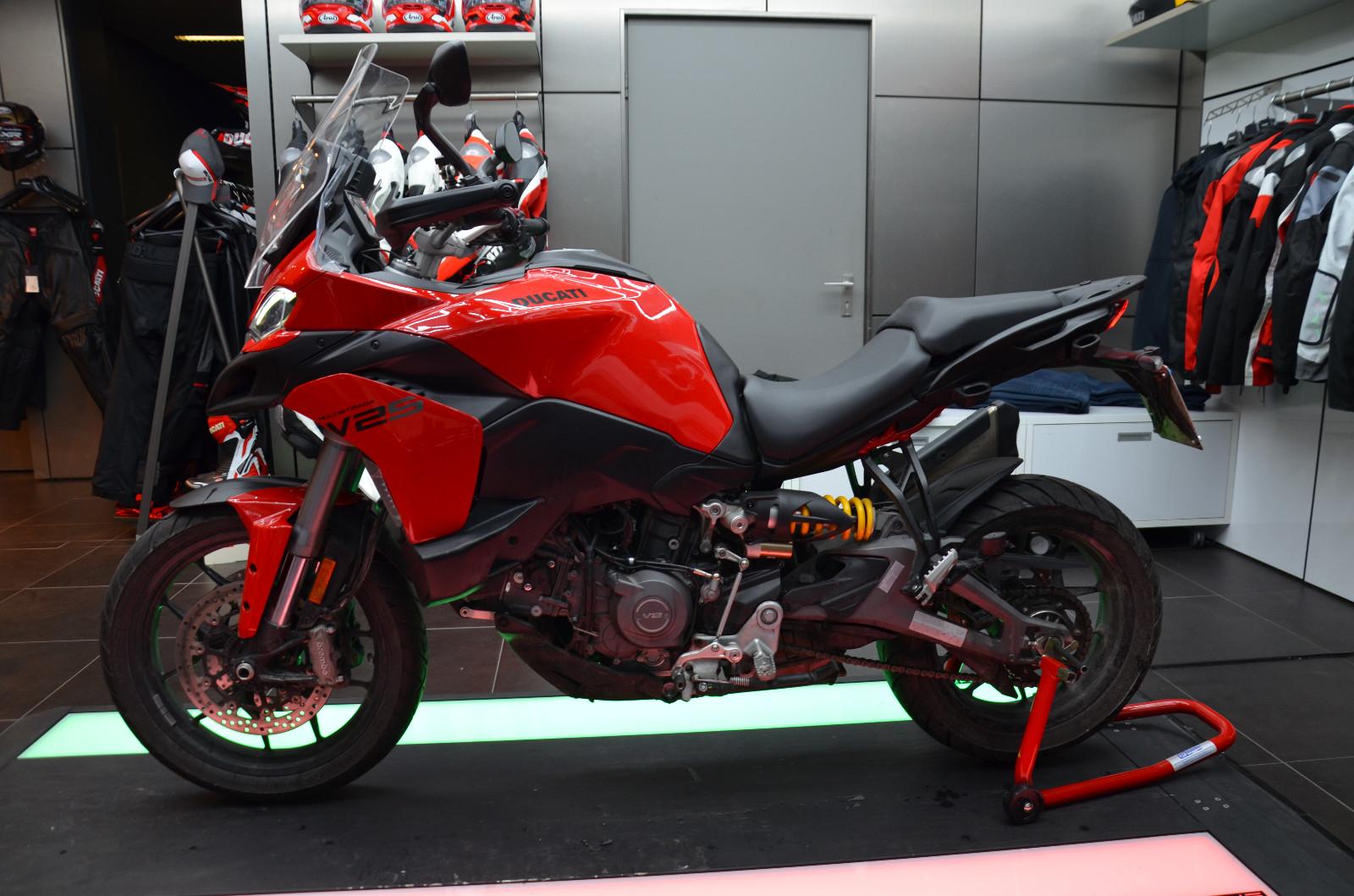 Ducati Multistrada V2 S 2025