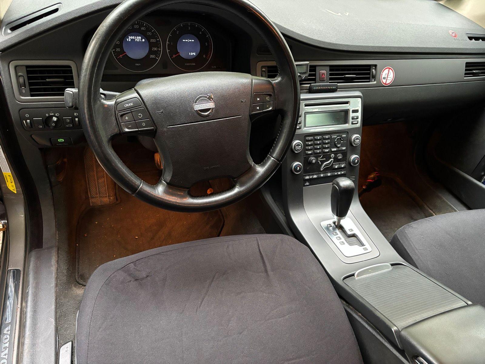 Volvo V70 2007 — photo 15
