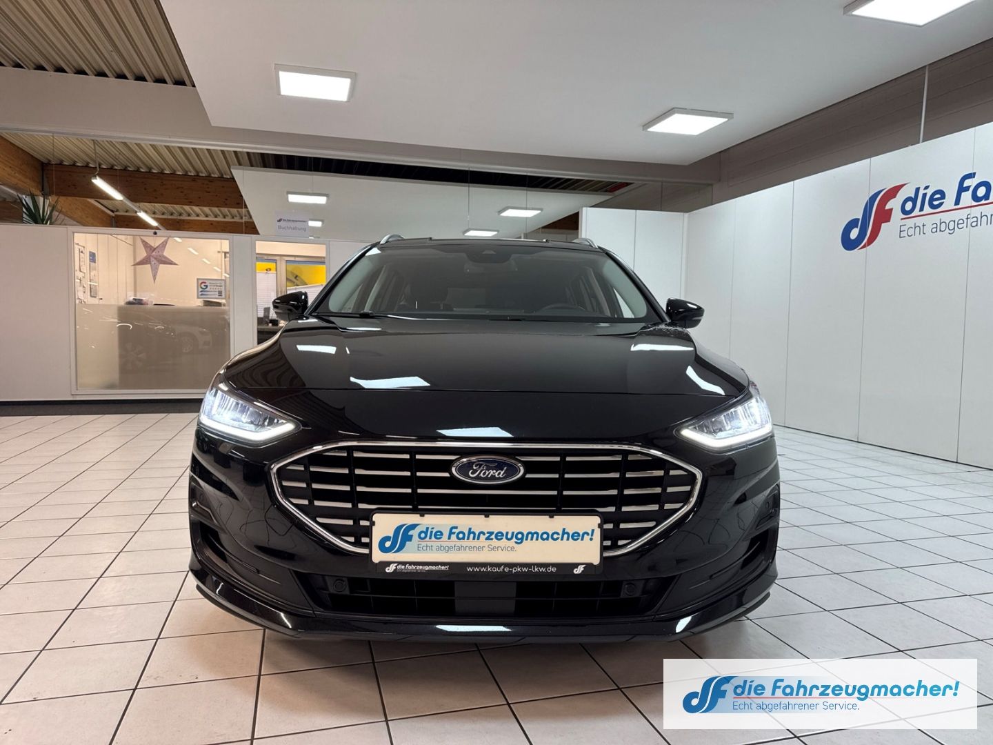 Fahrzeugabbildung Ford Focus Turnier Titanium X Navi Digitales Cockpit