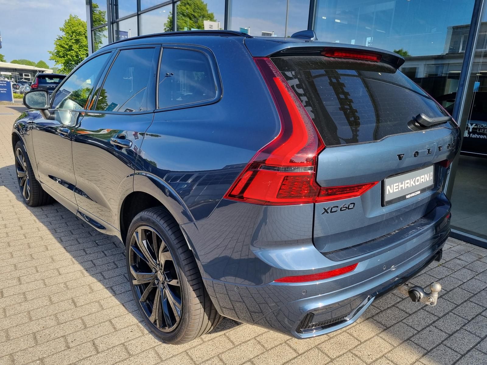 Fahrzeugabbildung Volvo XC60 T8 Ultra Black Ed. 'Massage, Luftfahrwerk'