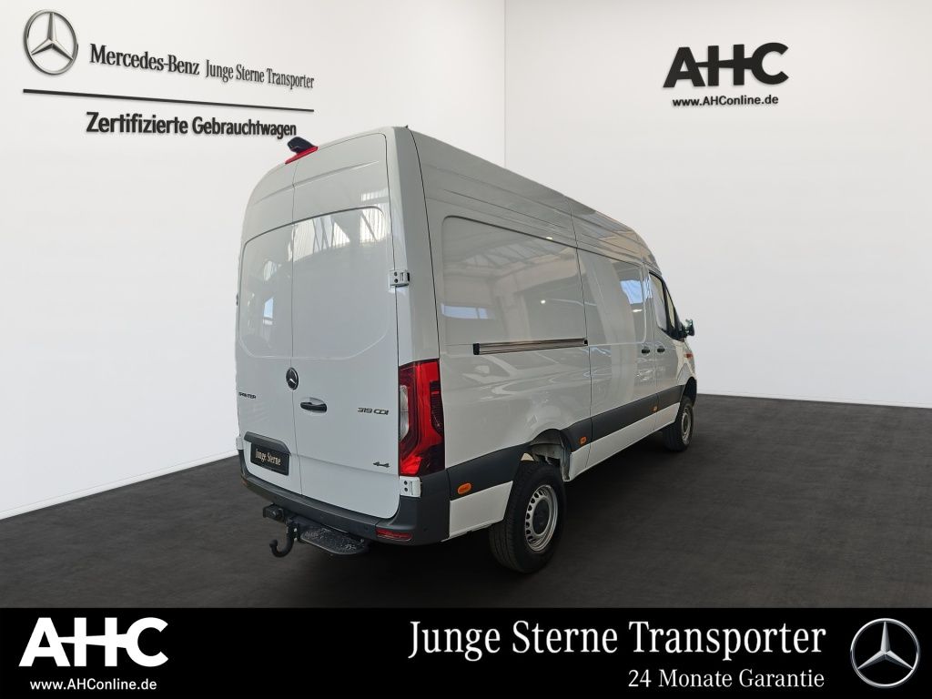 Fahrzeugabbildung Mercedes-Benz Sprinter 319 CDI Kasten L2H2 4x4 Schwingsitz LED
