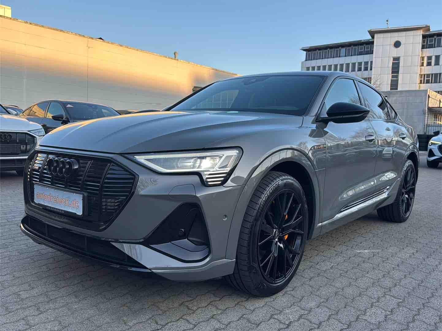 Audi e-tron Sportback 50 2x S line BLACK EDITION PANO