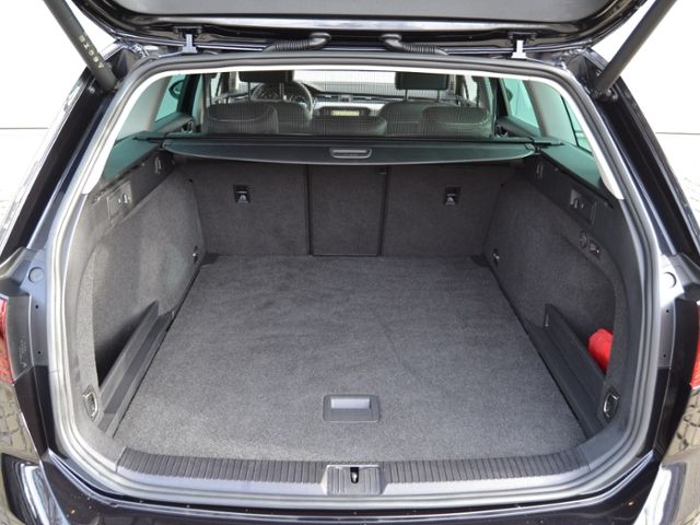 Passat Variant 2.0 TDI DSG Elegance AHK/MATRIX/N