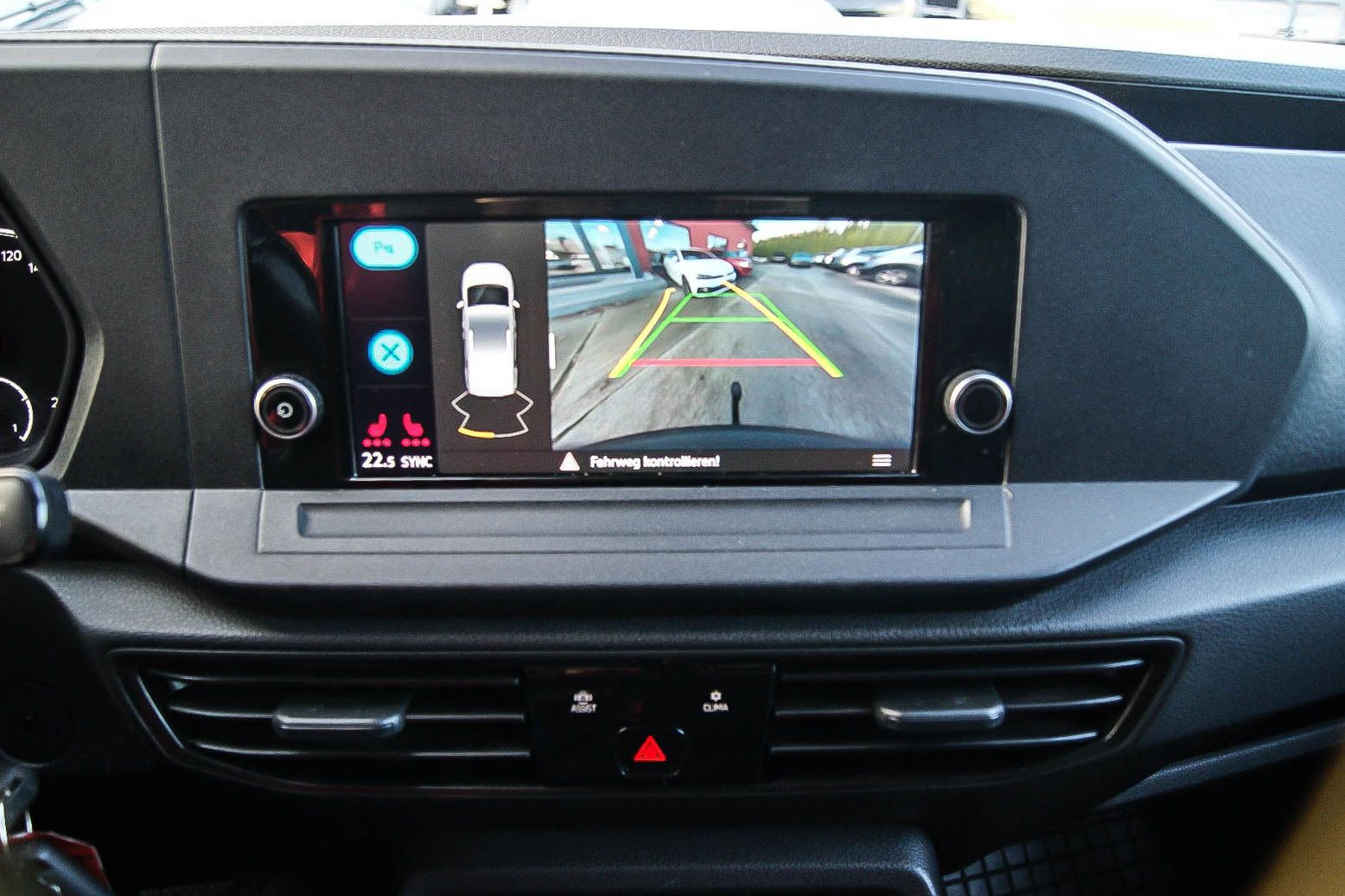 Fahrzeugabbildung Volkswagen Caddy Maxi Cargo 20TDI DSG KLIMA ERGO SIHZG ANHZ