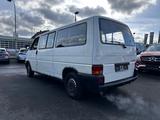 Volkswagen T4 Caravelle 2.0 - Volkswagen T4 mit Benzin-Antrieb: Kleinbus, 2.0