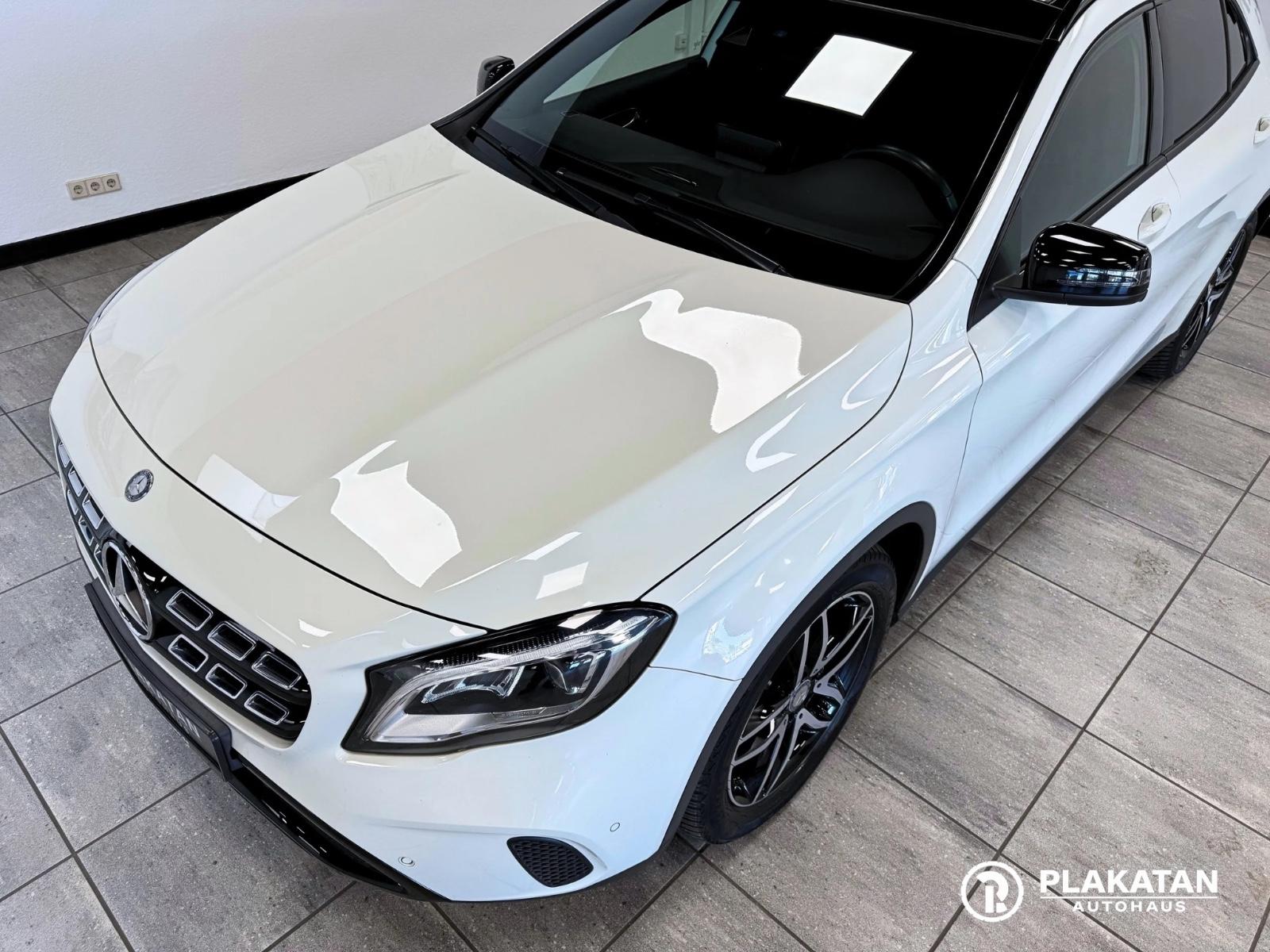 Mercedes-Benz GLA 200 AMG Night Packet Panorama Memory
