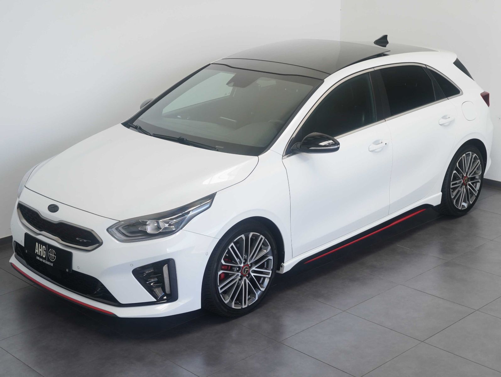 Fahrzeugabbildung Kia cee'd / Ceed 1.6T-GDI GT LED/NAVI/ACC/PANO