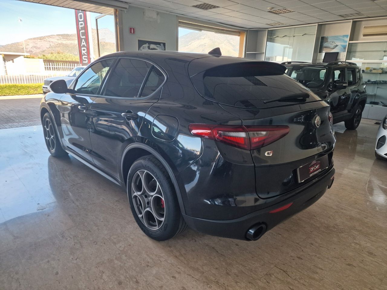 Alfa Romeo Alfa Stelvio Q4 190 CV Sprint imagem 2
