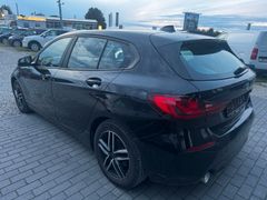 Fahrzeugabbildung BMW 118 1 Limousine 118 d Advantage LED PDC
