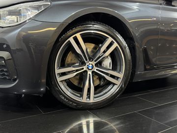 BMW 750 - 11