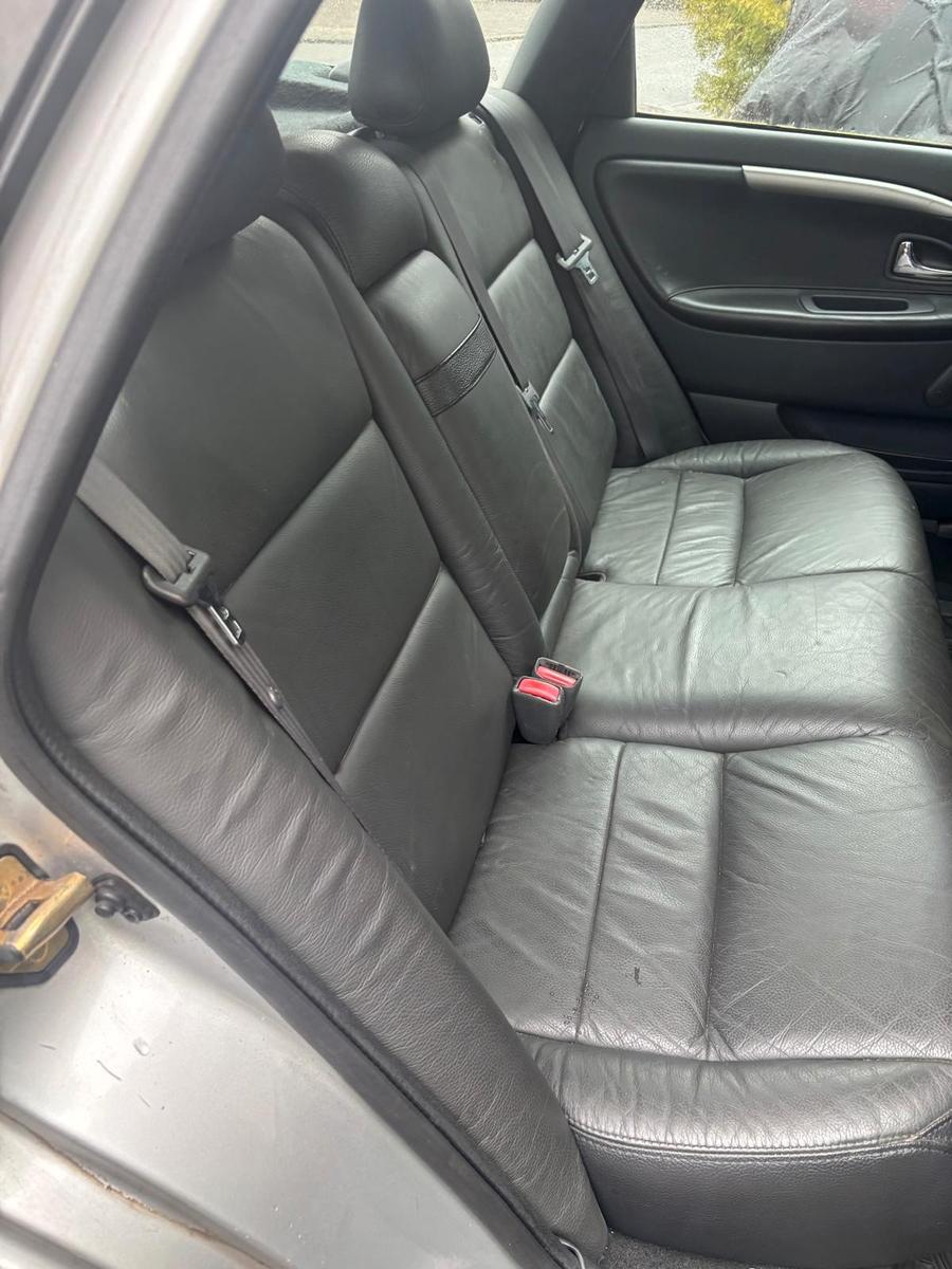 Volvo V40 2004 — photo 8
