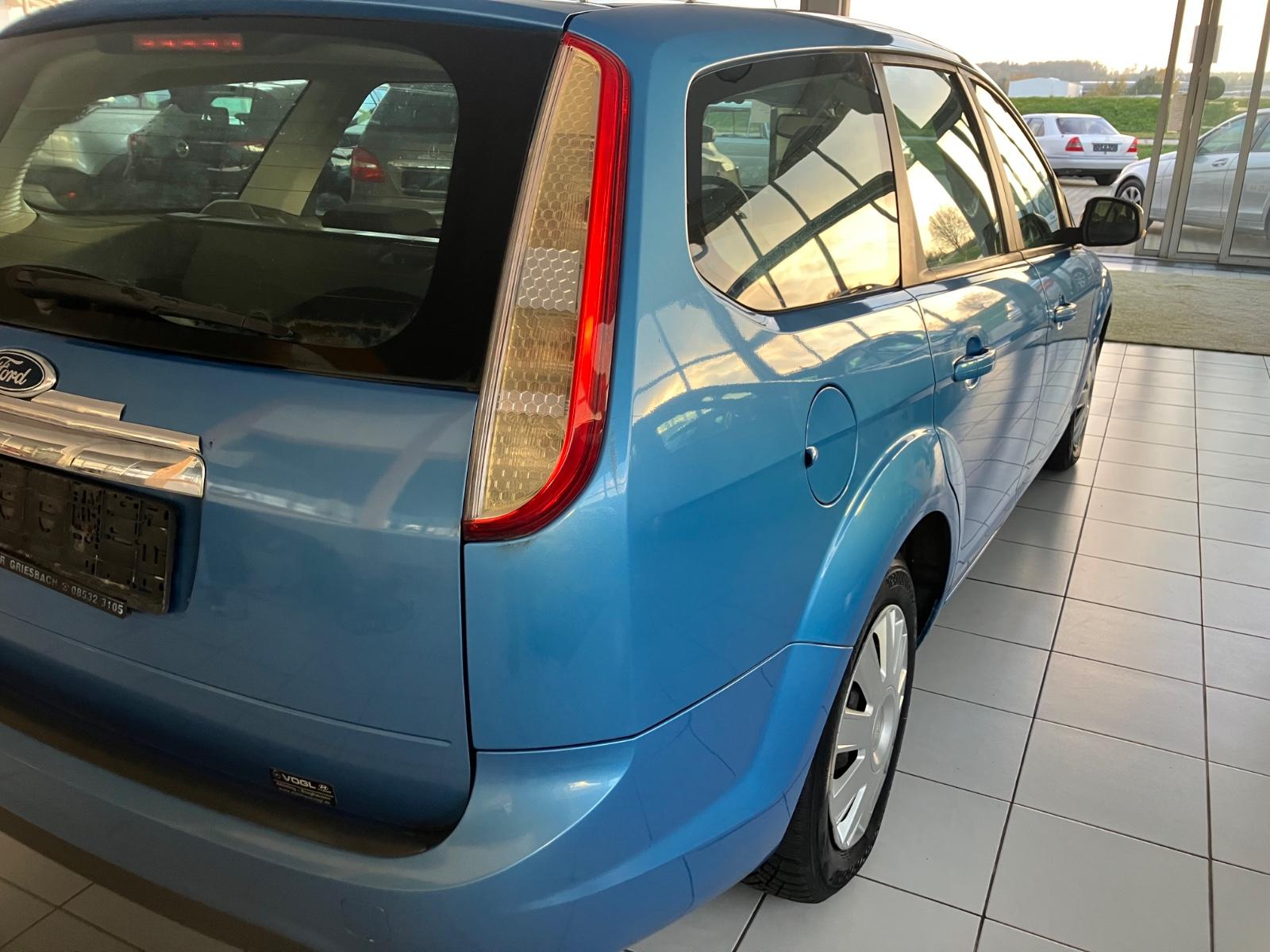 Ford Focus 2009 — photo 14