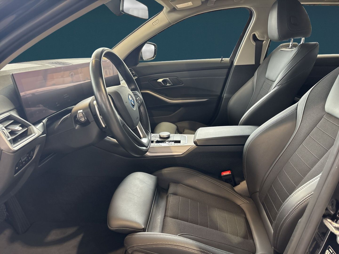 BMW 330 e Touring+SPORTSITZE+AHK+LED+DAB+PDC+ foto 12