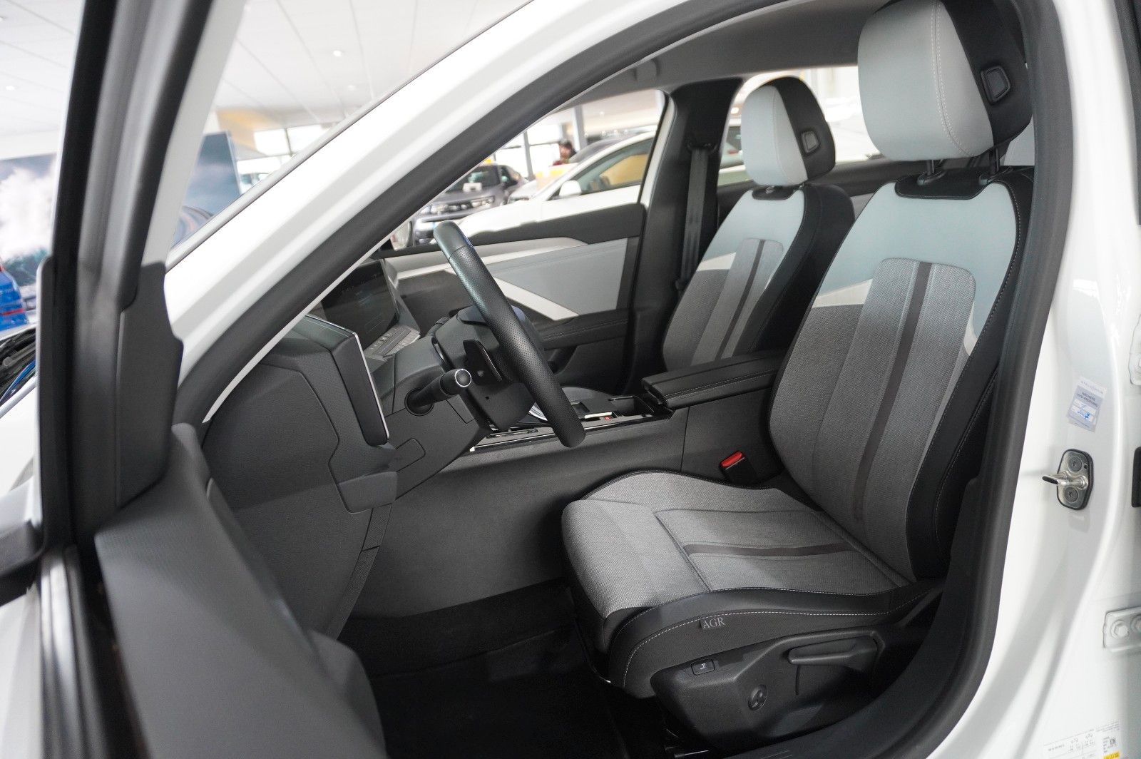 Fahrzeugabbildung Opel Astra L ST 1.5D ELEGANCE NAVI/LED/KAMERA/SPORT