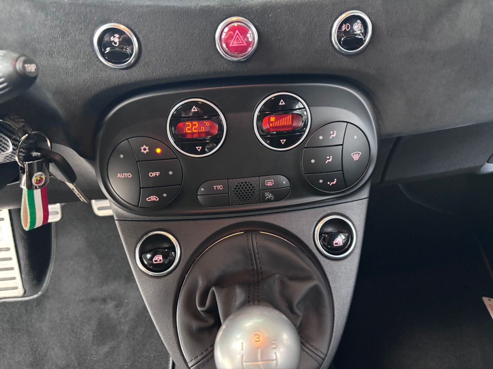Fahrzeugabbildung Abarth 695 75 Anniversario NAVI ALU Beats
