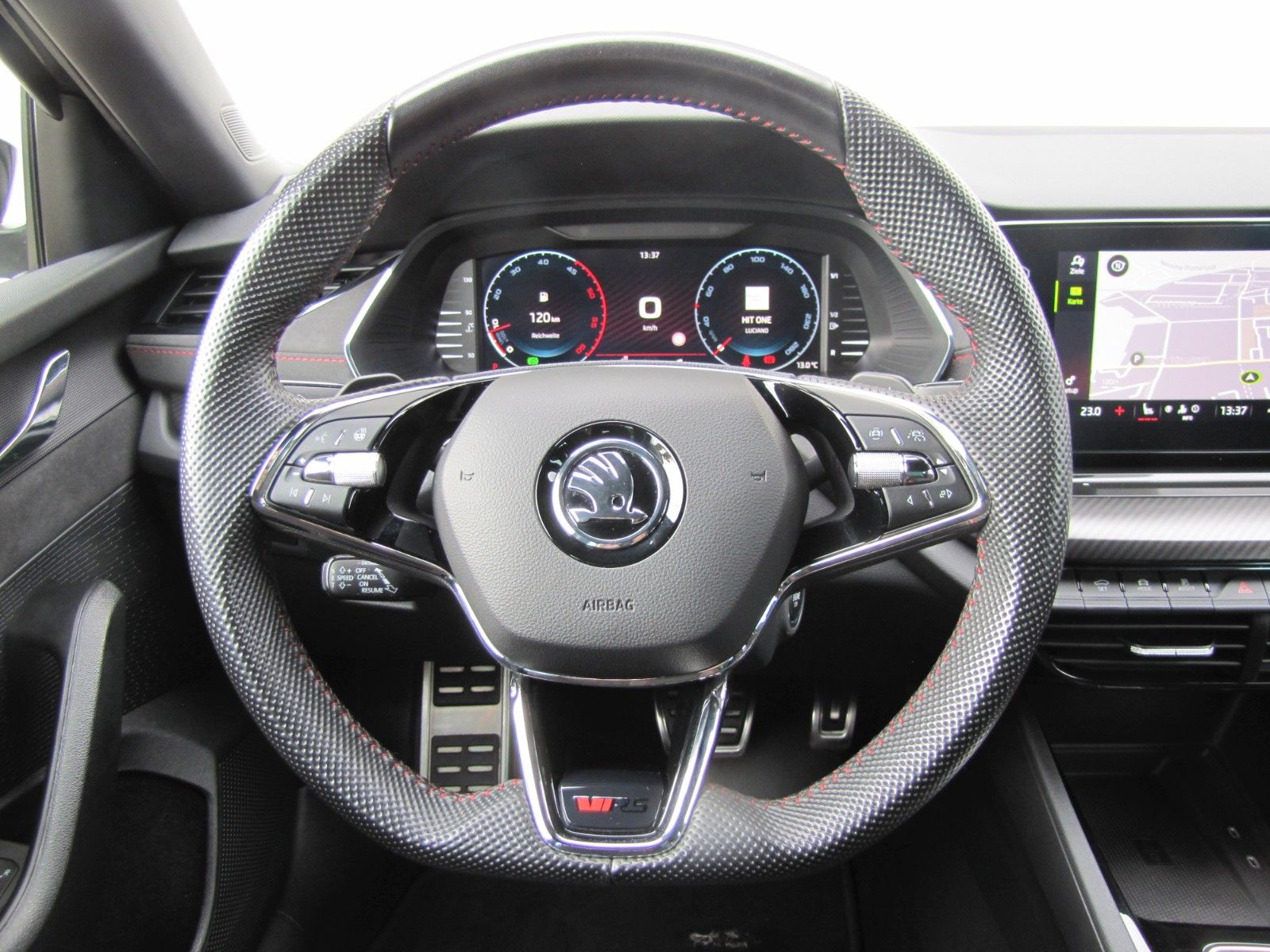 Fahrzeugabbildung SKODA Octavia Combi RS 2.0l TDI 200PS DSG