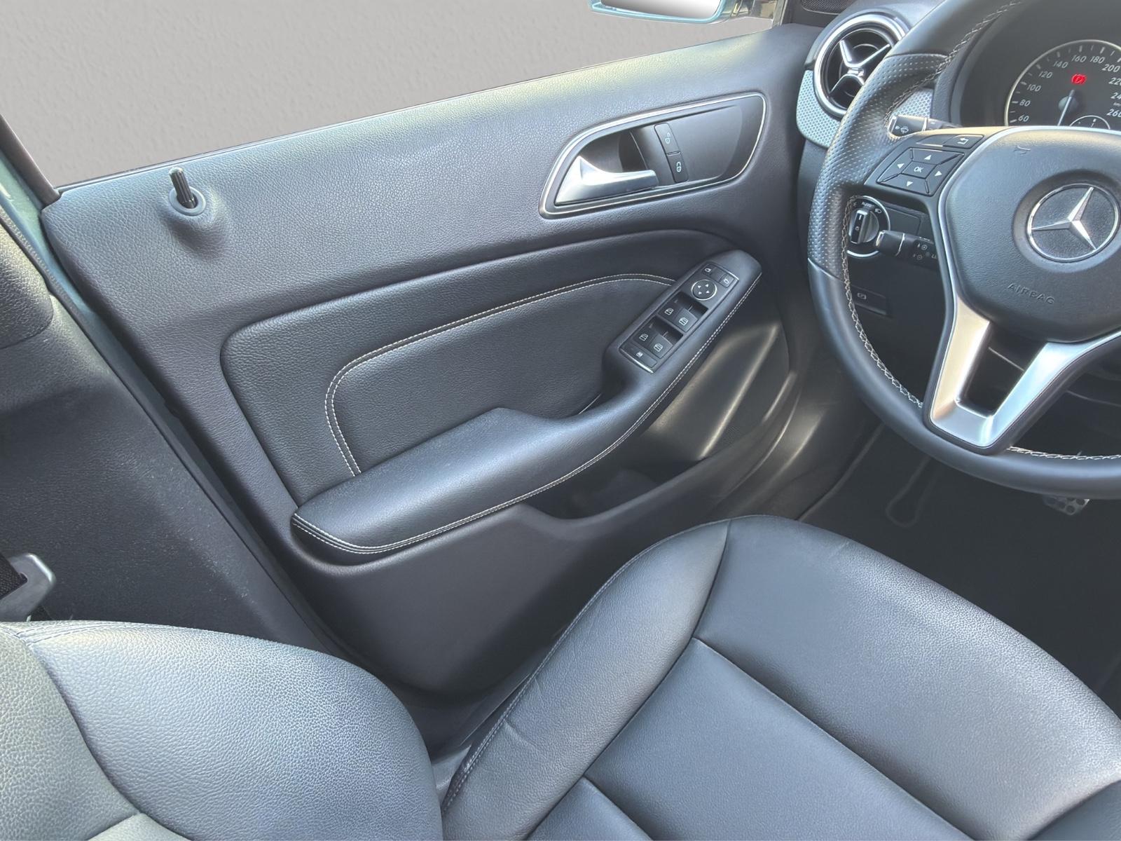 Mercedes-Benz B 180 Edition 1 Leder 1.Hand