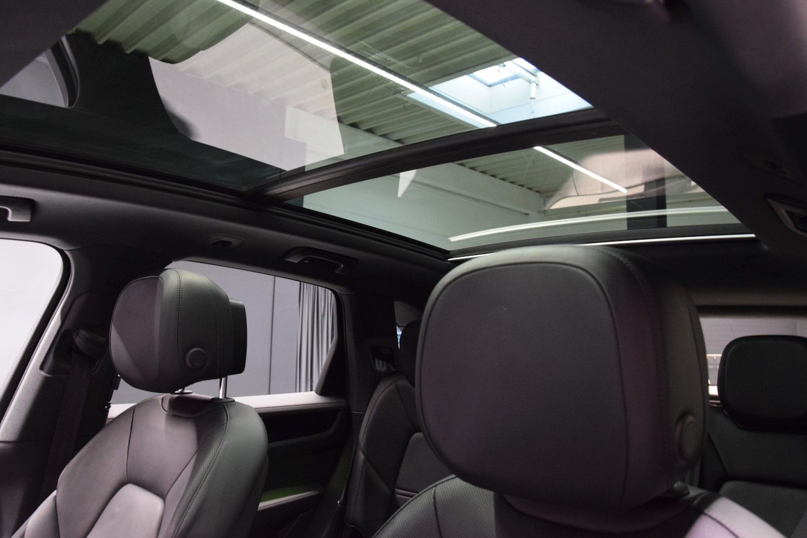 Fahrzeugabbildung Porsche Cayenne E-Hybrid Pano. ACC Matrix. Bose Approv.