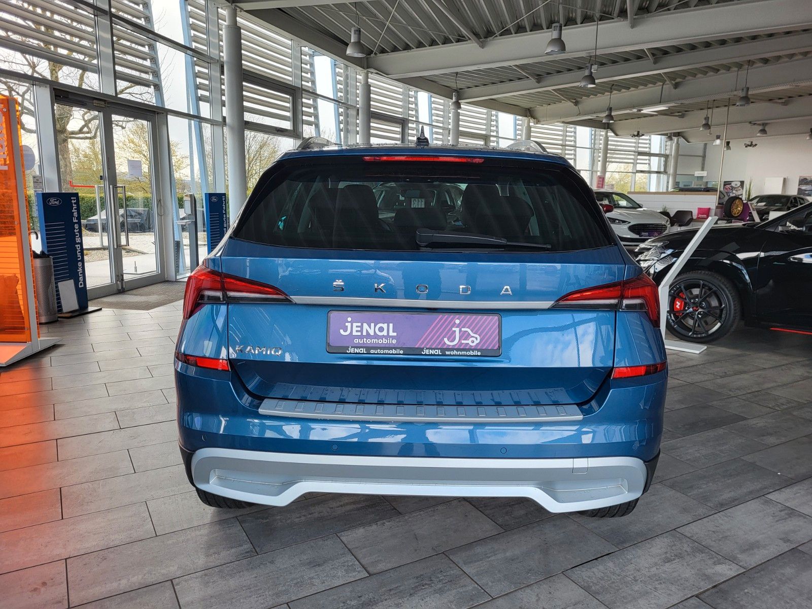 Fahrzeugabbildung SKODA Kamiq Scoutline AUTOM./KAMERA/LED/AHK/SITZHEIZ.