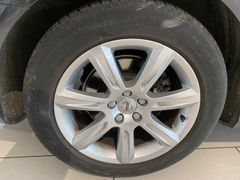 Fahrzeugabbildung Volvo V90 D3 Momentum NAVI/LED/LEDER/SHZ/CAM/PDC