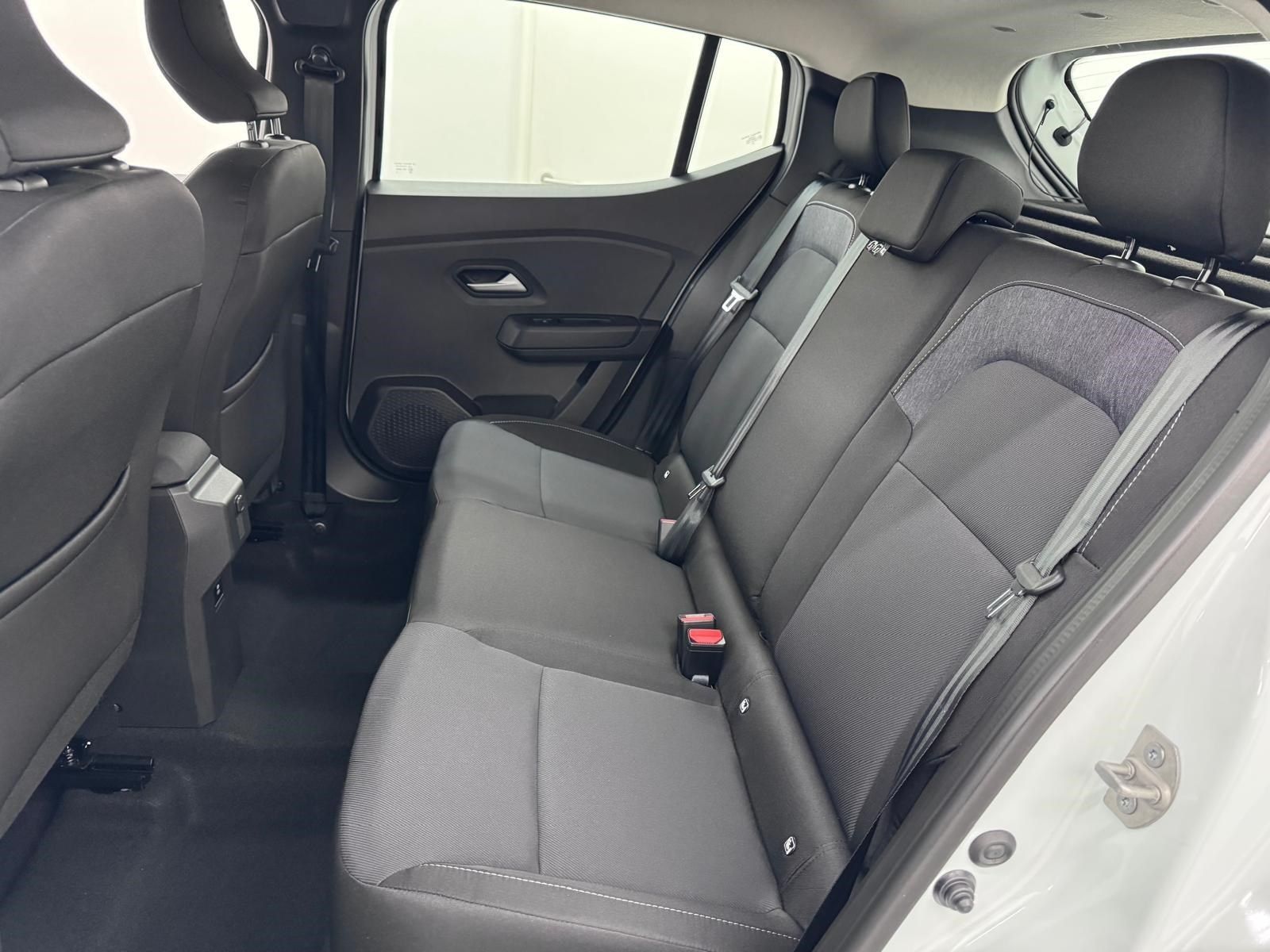 DACIA Sandero  Expression TCe 100 Winterpaket – Bild 9