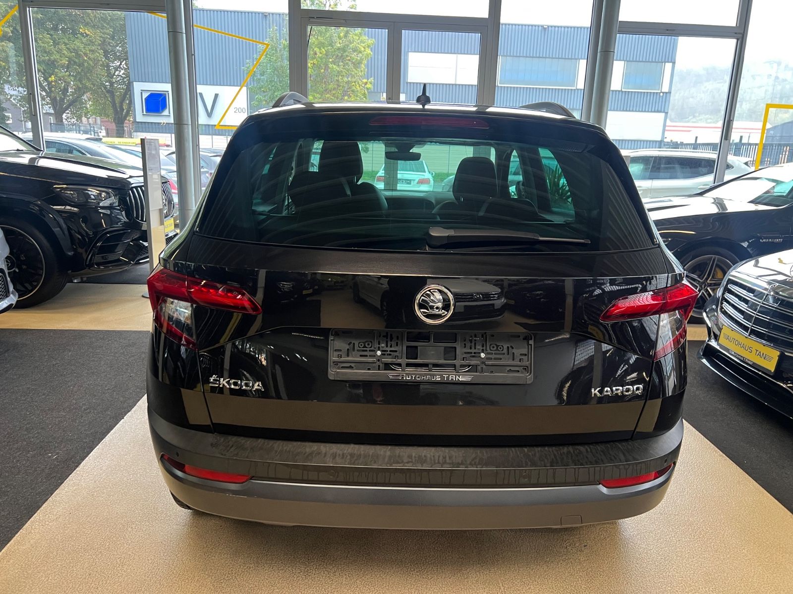 Fahrzeugabbildung SKODA Karoq Style DSG *PANO*SITZHEIZUNG*LEDER*