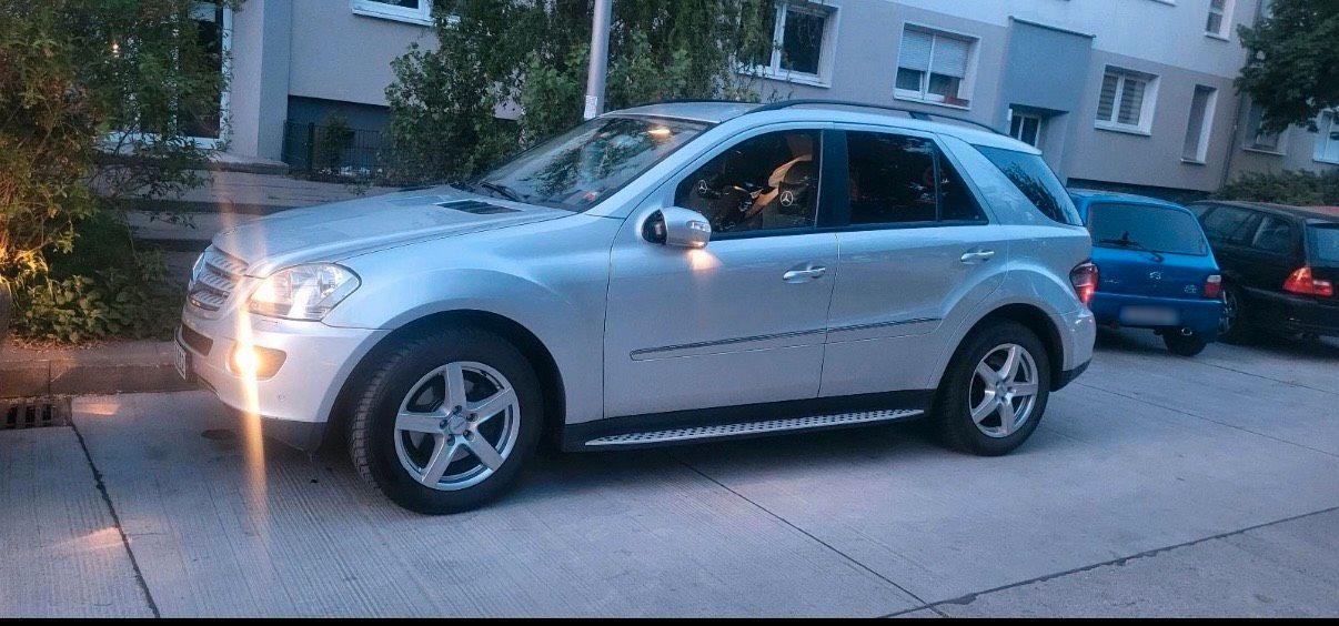 Mercedes-Benz ML 320