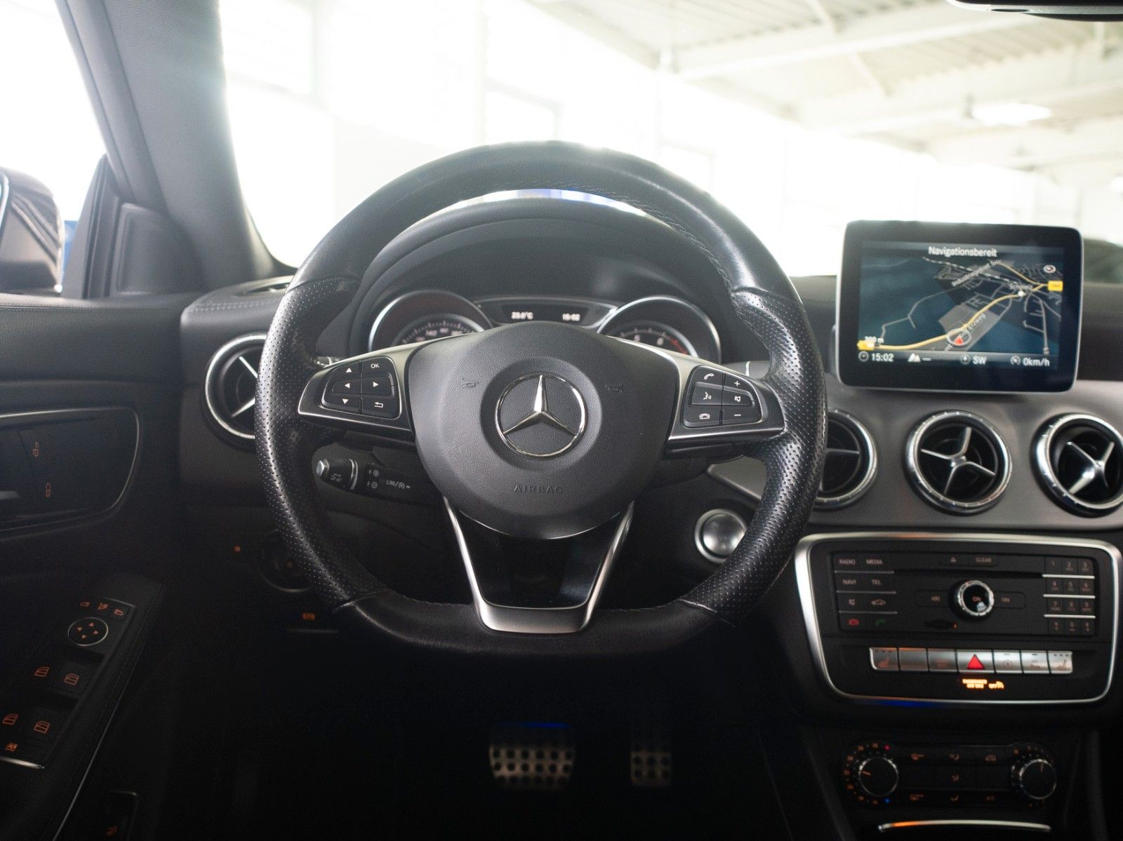 Fahrzeugabbildung Mercedes-Benz CLA 220 Shooting Brake AMG/4x4/AUTOM./KAMERA/LED