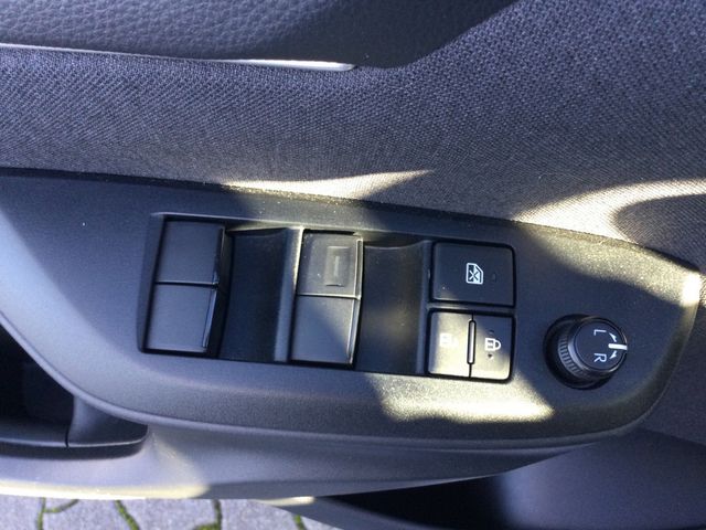 Yaris 1.5 Hybrid Style PDC SHZ KAMERA ACC LED