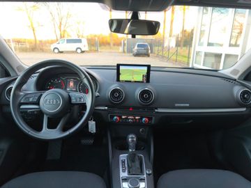 Audi A3 1.4 TFSI ultra S-tro*Bi-Xen*Navi*Alu*SHZ*PDC*