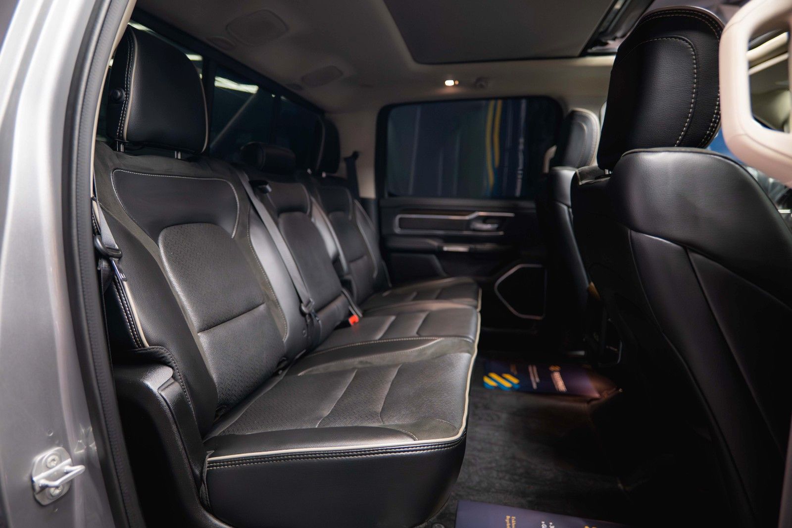 Fahrzeugabbildung Dodge RAM 5.7 V8 HEMI 4x4 LARAMIE PUNISHER *Pano*LED*