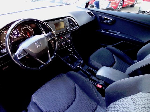 Fahrzeugabbildung Seat Leon 1.2+Navi ZB+SHZ+BT+PDC+Allwetter LM+