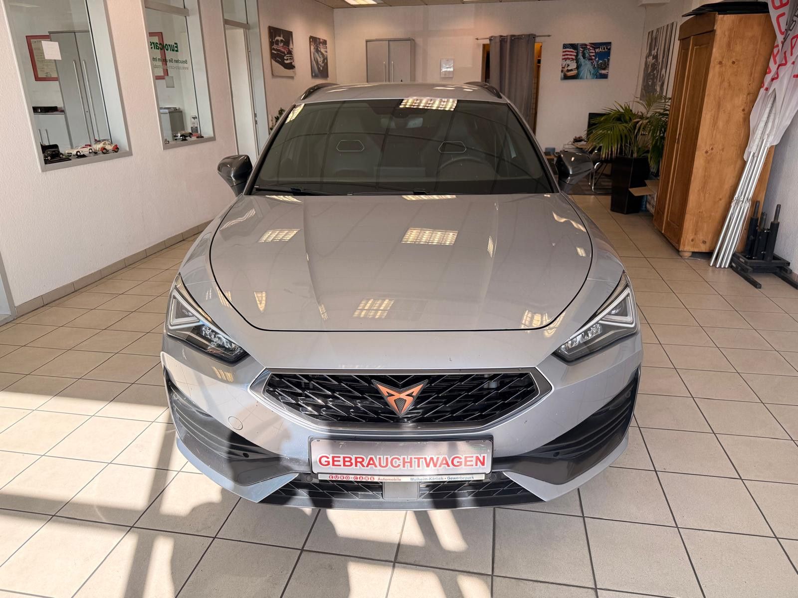Fahrzeugabbildung CUPRA Leon Sportstourer VZ e-Hybrid/AHK/8.FACH BEREIFT