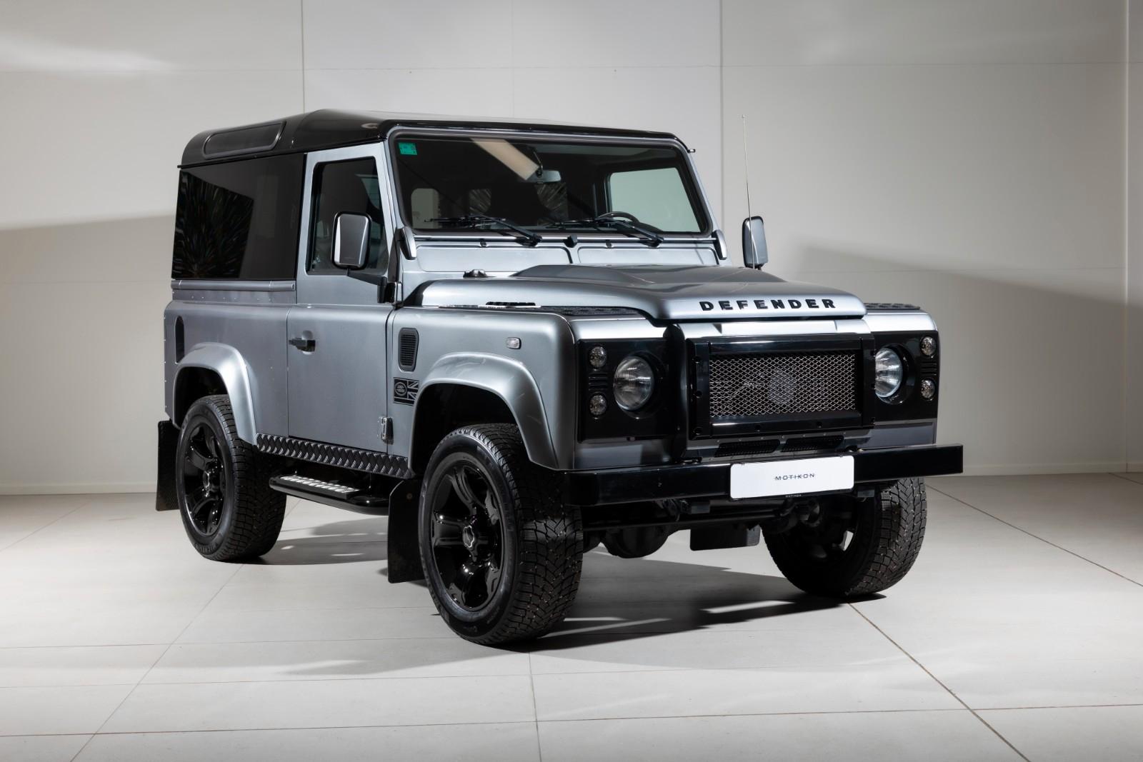 Land Rover Defender 90