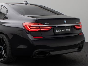 Fahrzeugabbildung BMW 750i xD M Sport 360°Laser Glasdach HUD DAB H/K
