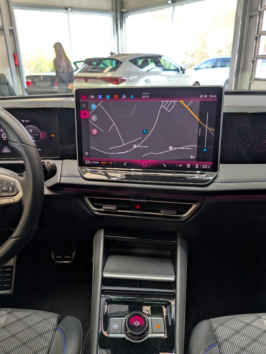 Fahrzeugabbildung Volkswagen Tiguan 2.0TDI R-Line 4M Pano H/K AHK Matrix 20"