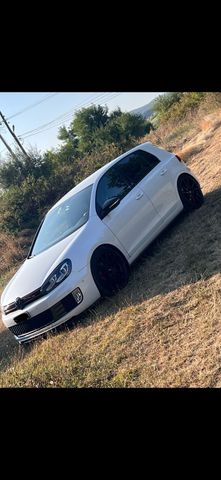 Volkswagen Golf GTI Adidas