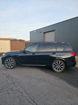 BMW X7 xDrive30d - - BMW X7 mit Anhängerkupplung
