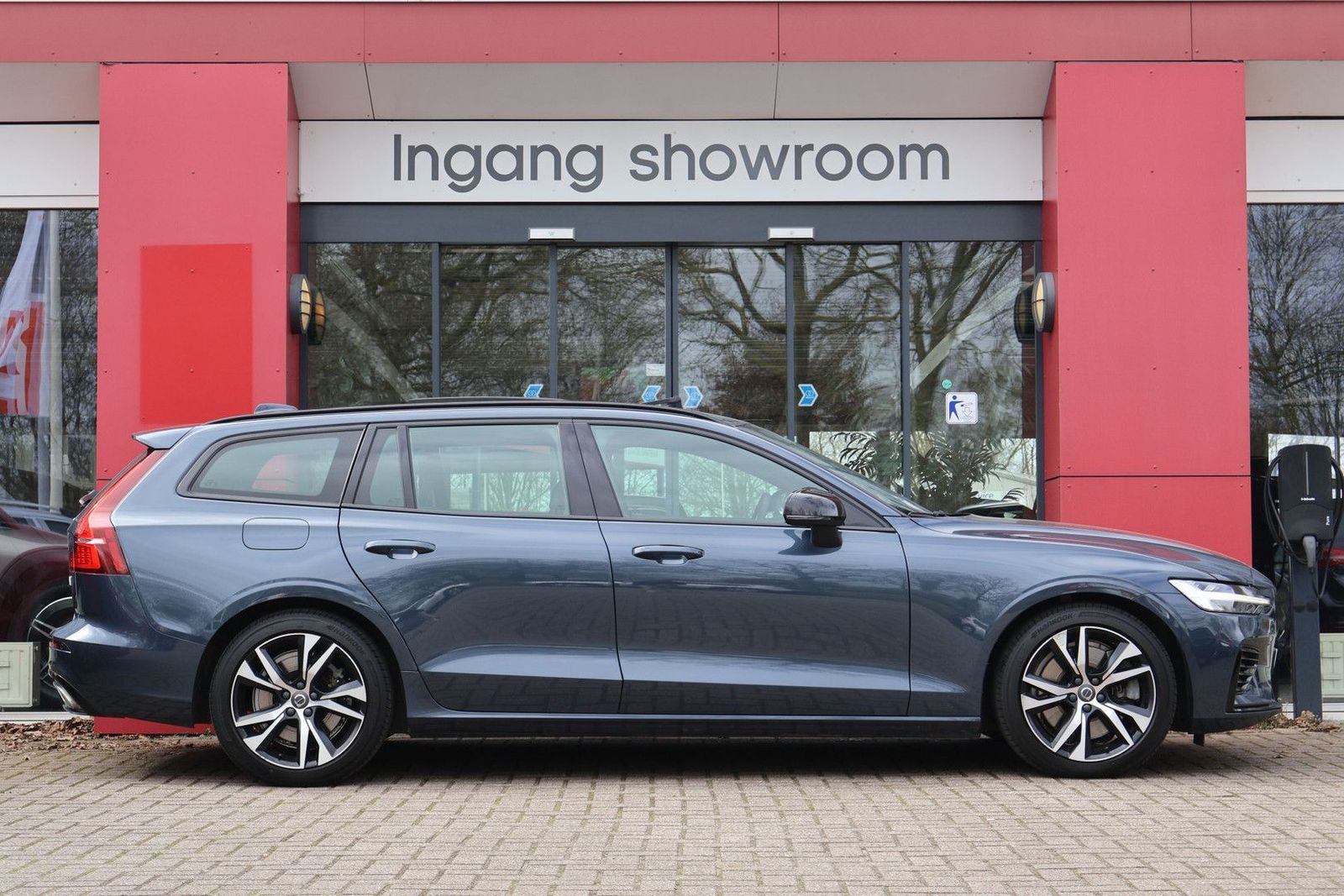 Volvo V60 2.0 T6 Recharge AWD R-Design | Panoramadak | imagem 3