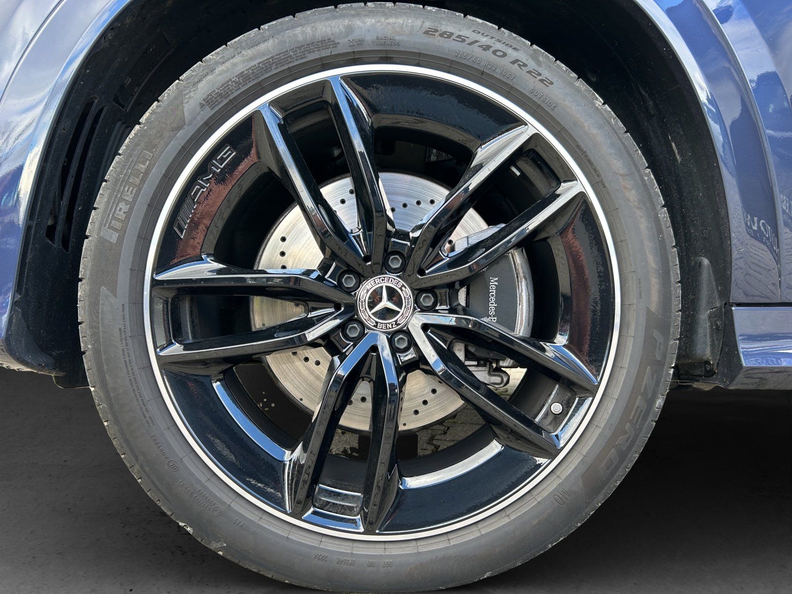 Fahrzeugabbildung Mercedes-Benz GLE 300 d 4MATIC AMG 360° PANO 22" MULTIBEAM