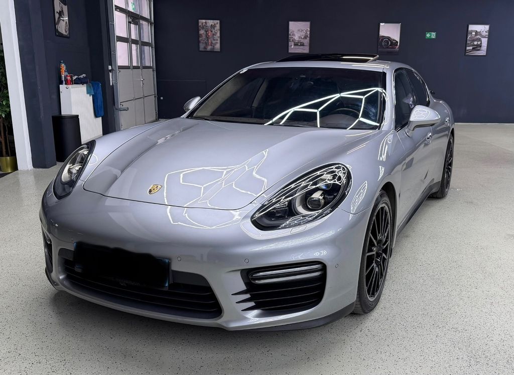 Image of Porsche Panamera