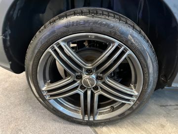 Audi Q2 quattro basis *2. Hand*Klima*SHZ*LED*AHK*MMI*
