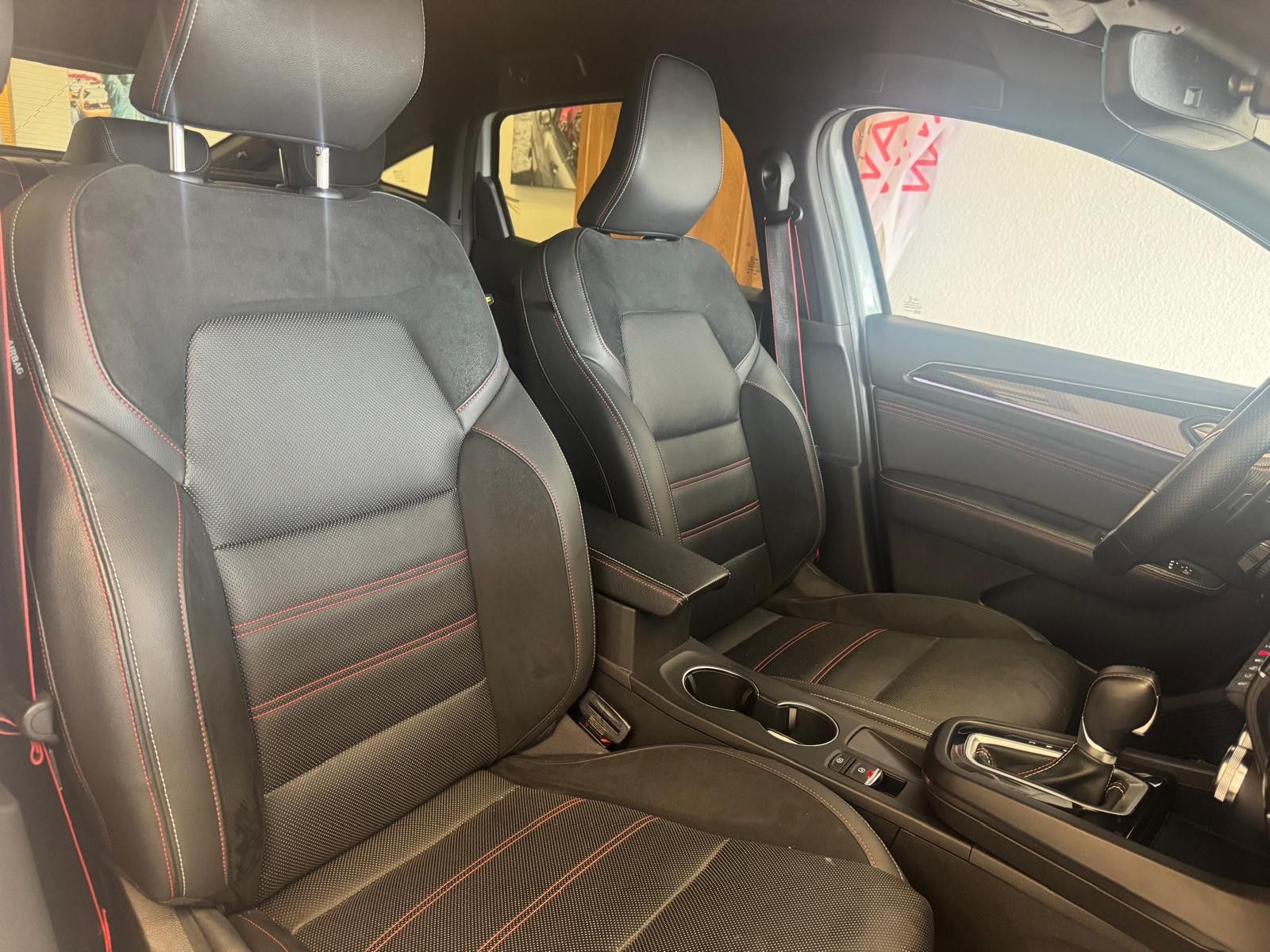 Fahrzeugabbildung Renault Arkana R.S. Line / WENIG KM/NAVI/KLIMA/BOSE