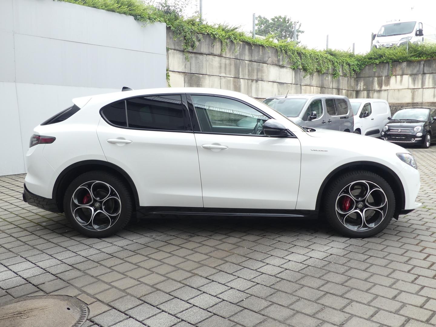 Alfa Romeo Stelvio VELOCE 2.2 DIESEL 16V 210 PS AT8 Q4 TECH