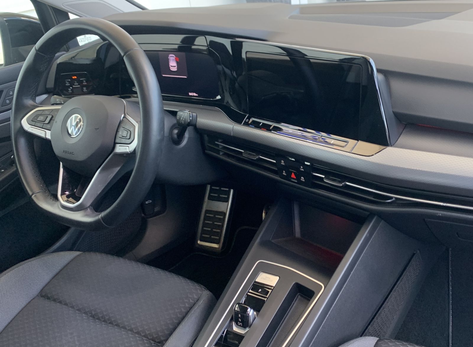Fahrzeugabbildung Volkswagen Golf 2.0 TDI*LED-Plus*Cam*AHK*ACC*Navi*