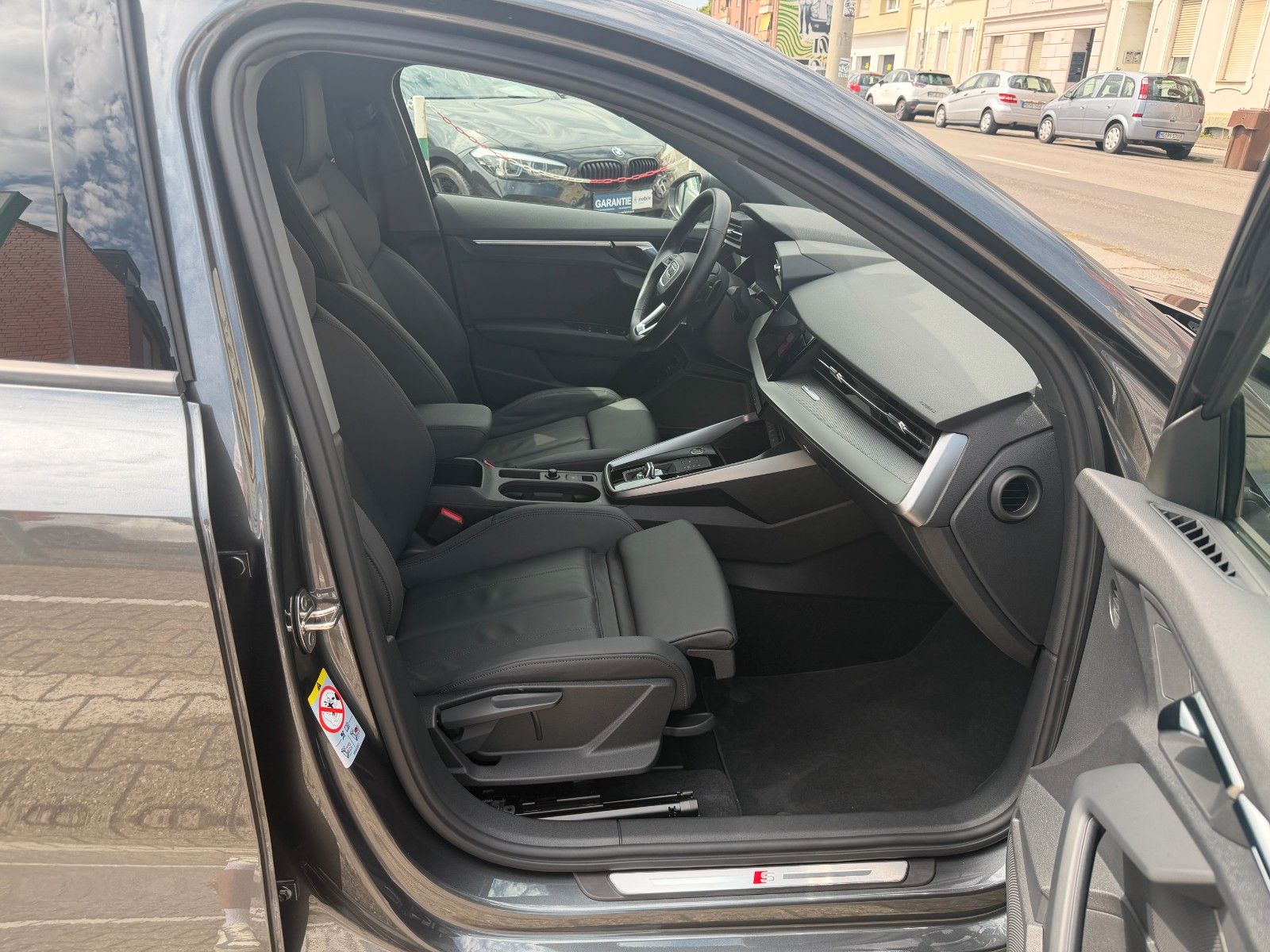 Fahrzeugabbildung Audi A3 Sportback 40 TFSI e S-LINE SPORTPAKET AHK LED