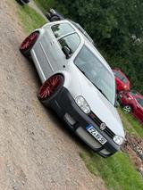 Volkswagen Golf 4 GTI V5 - Volkswagen Golf aus 2001: GTI