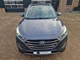 Hyundai Tucson 2.0 4WD *TÜV Neu/Scheckh./AHK./LED/Navi* - Hyundai TUCSON mit Diesel-Antrieb: Geländewagen, Automatik